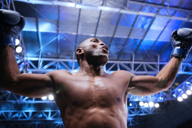 O LUTADOR É PATROCINADO PELA SPEED WORK